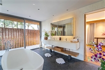 Master bedroom ensuite bathroom design